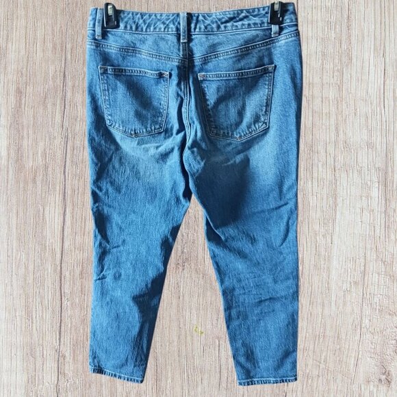 Talbots Womens Everyday Relaxed Capri Jeans 6P Mid-Rise Blue Denim - Picture 2 of 10